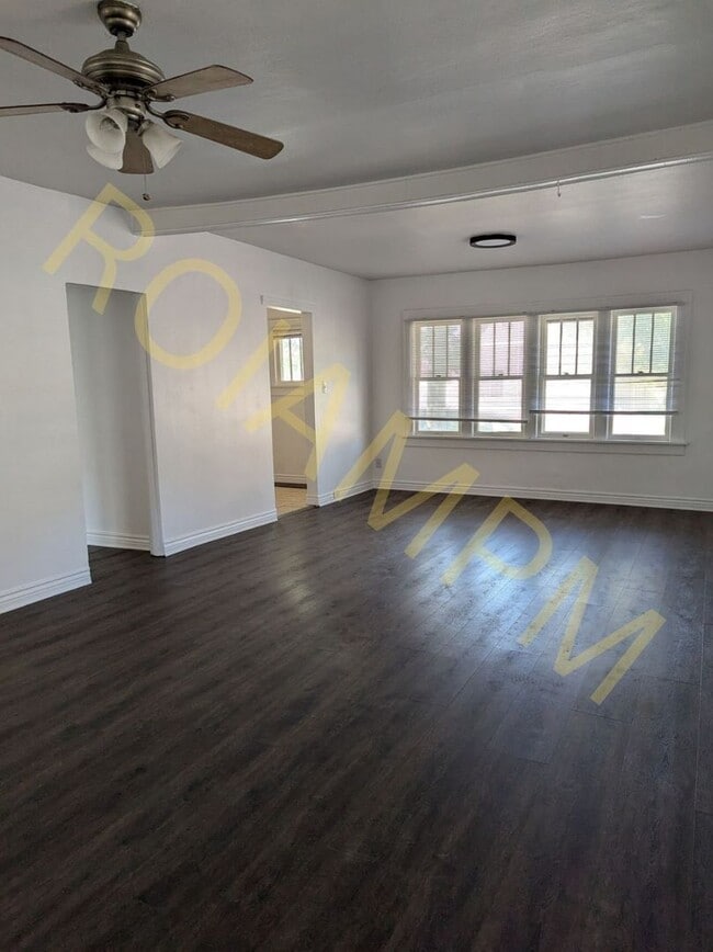 Building Photo - 359 2nd Ave N