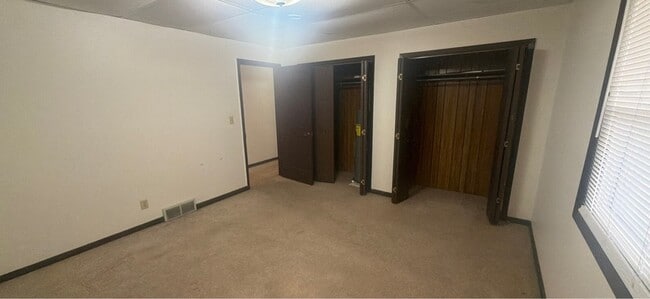 Building Photo - 524 Breezy Point Dr