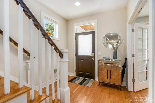 Building Photo - 203 W Summit St