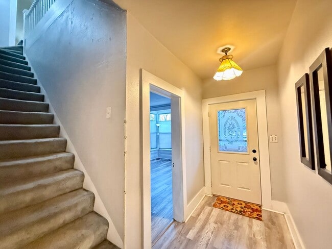 Building Photo - 1402 O Ave