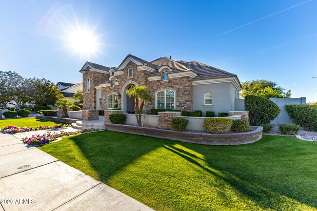 Building Photo - 2013 E Mallory St