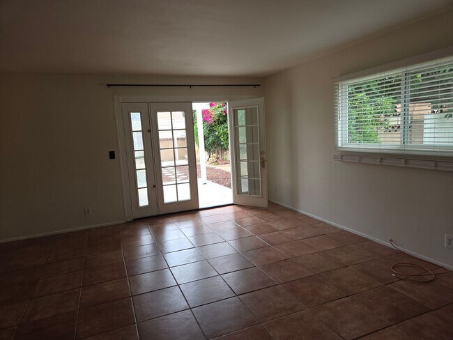 Building Photo - PRIVATE 3 bed/3 bath HOME + Office. NO OTHER UNITS ON PROPERTY.