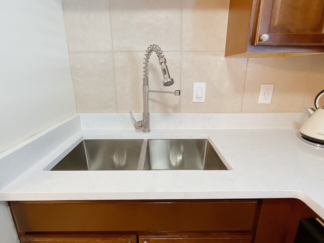 Building Photo - 663 William Hilton Pkwy