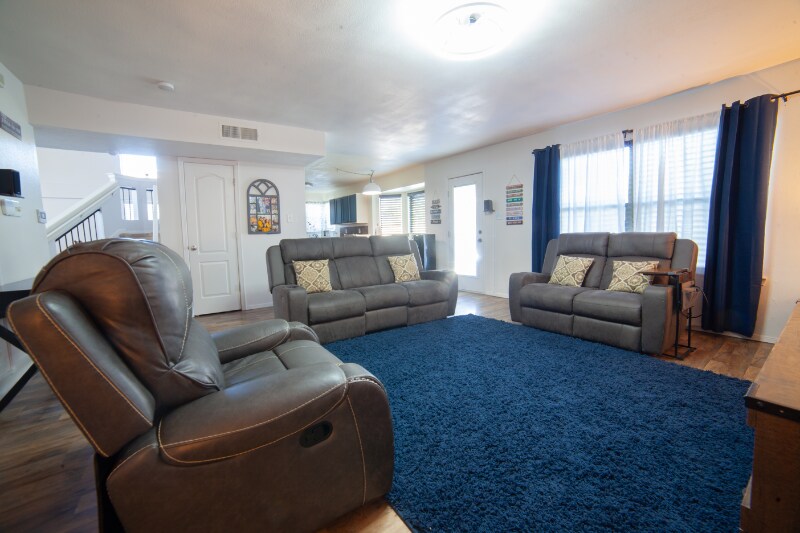 Building Photo - 13260 Emerald Creek Dr