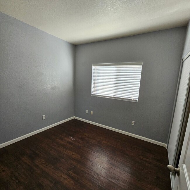 Building Photo - WOW! 3 bed 2 bath gated condo near Nellis AFB.. REMODELED!