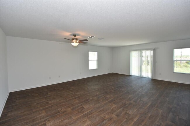 Building Photo - 9 Springwood Dr