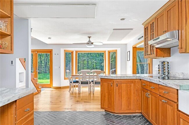 Building Photo - 45 S Killingly Rd