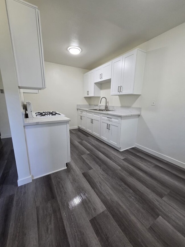 Interior Photo - 5036