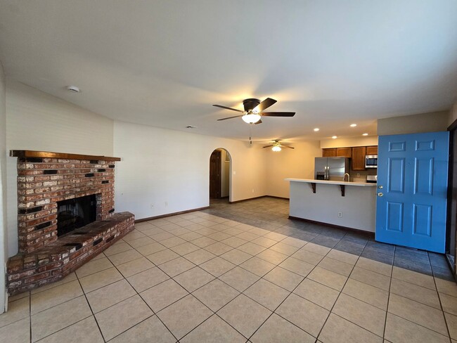 Building Photo - Renovated 2 Bedroom, 2 Bathroom Downstairs...