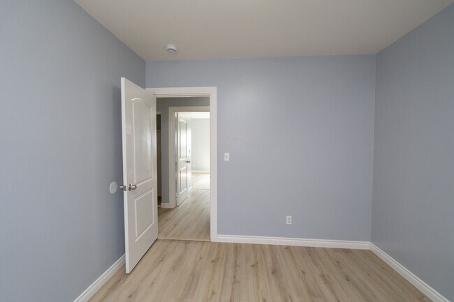 Building Photo - 16030Cent