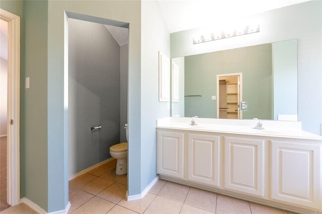 Building Photo - 249 Ashwood N