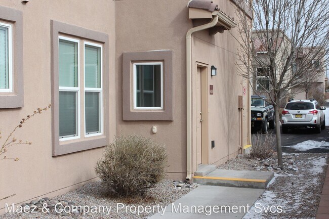 Building Photo - 2 br, 2 bath House - 4528 - C Santa Elena