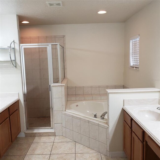 Building Photo - 1125 Lascala Dr