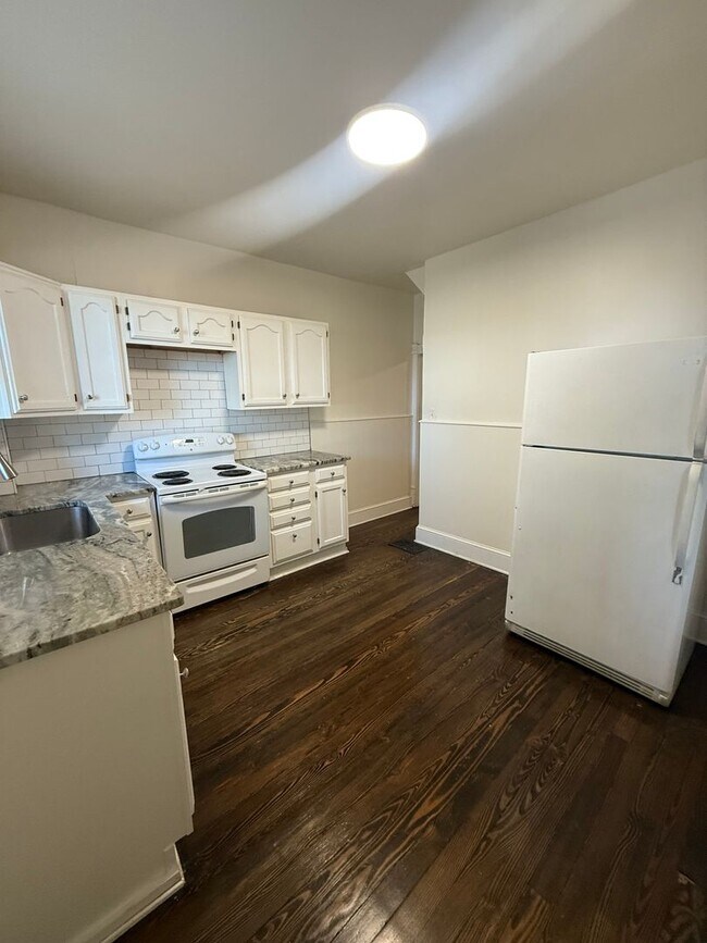 Building Photo - 62-64 Wayside Avenue