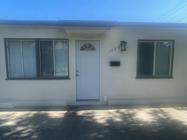 Building Photo - 1669 N Hollywood Way