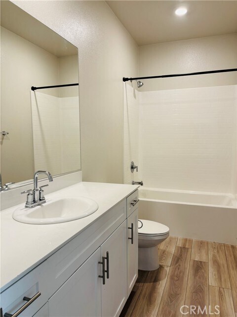 Building Photo - 40472 Melrose Dr