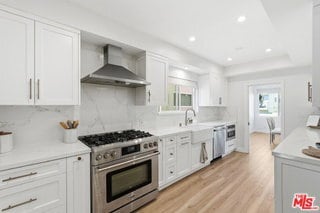 Building Photo - 324 S Elm Dr