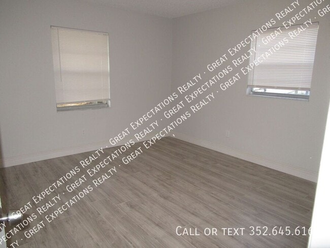 Building Photo - 1309 NE 20th St