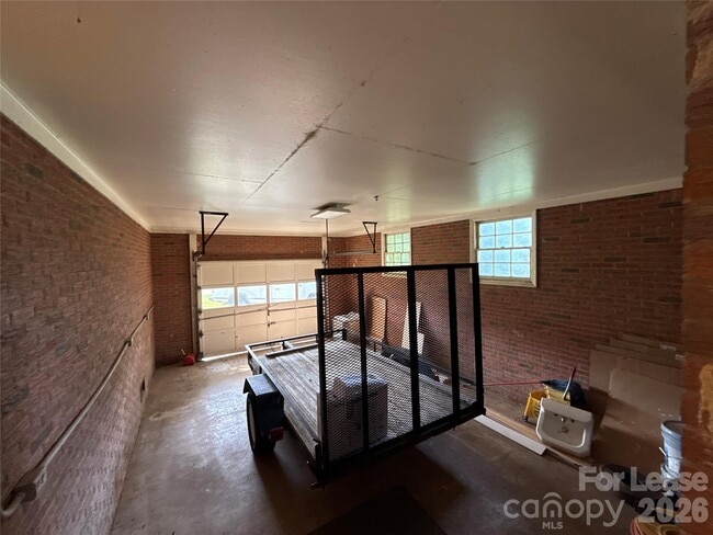 Building Photo - 112 NC-218