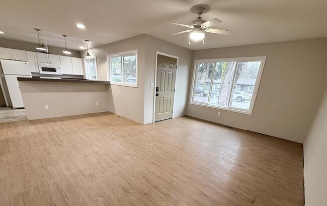 Building Photo - 9585 SE 41st Ave