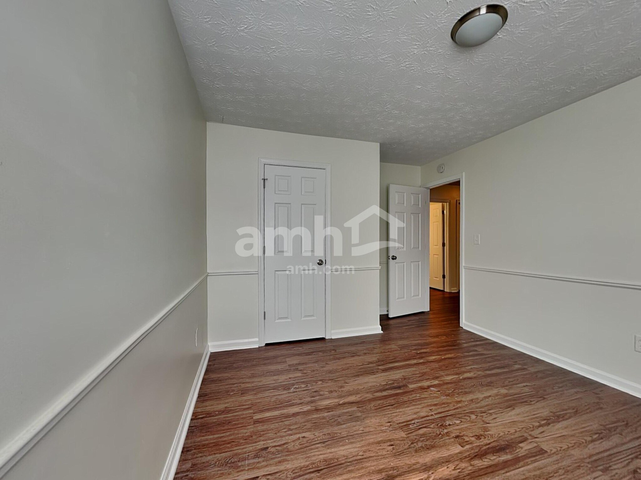Building Photo - 920 Underhill Ct