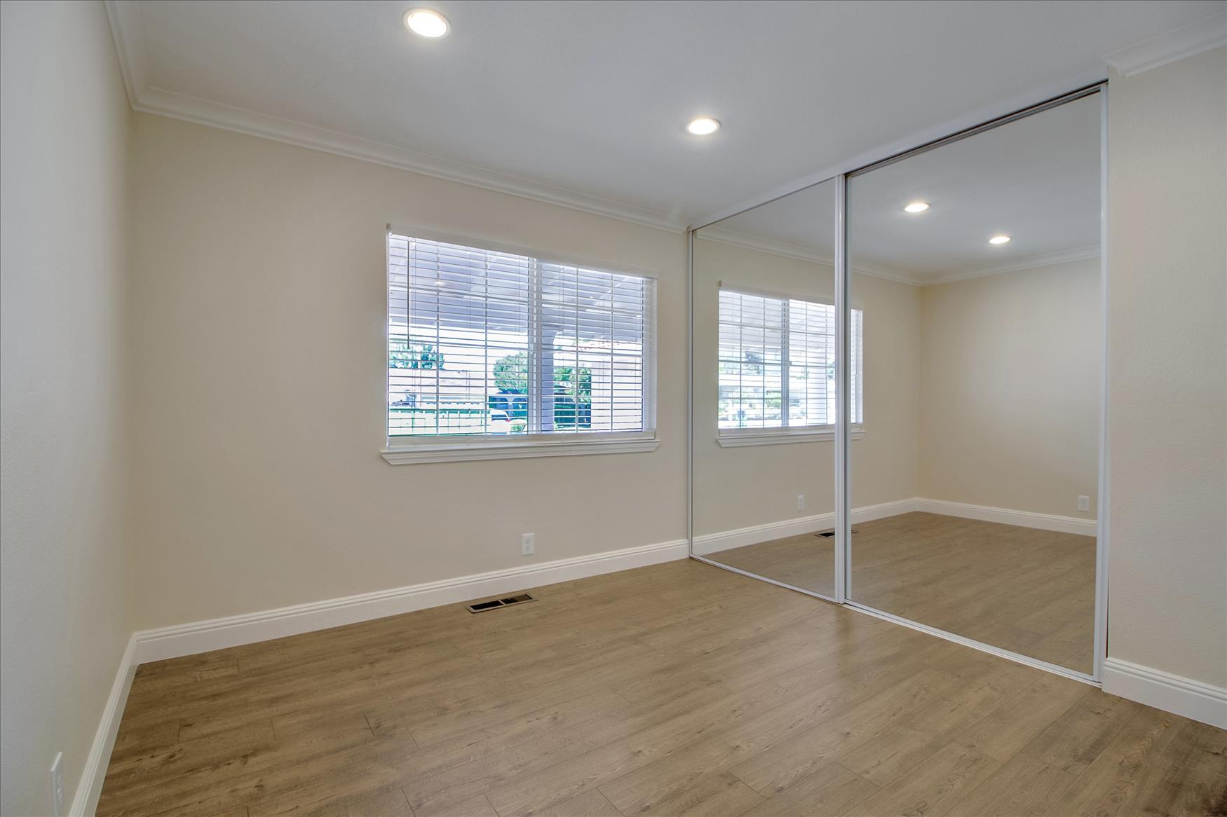 Building Photo - 6738 Tannahill Dr