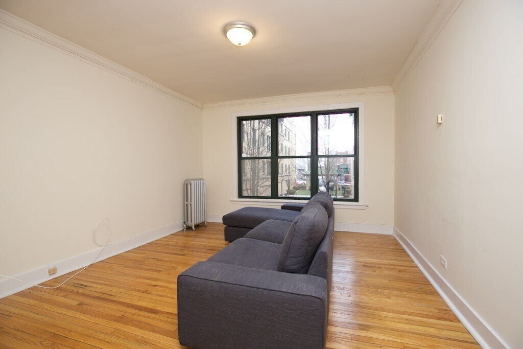 Building Photo - 2334 N Spaulding Ave