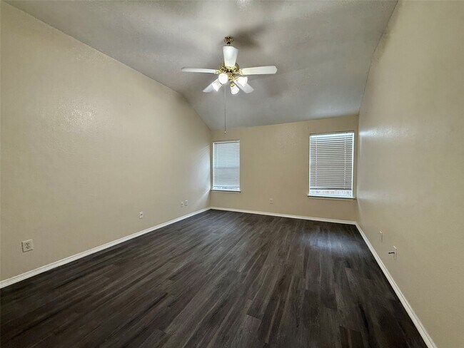 Building Photo - 6311 Rumford Ln