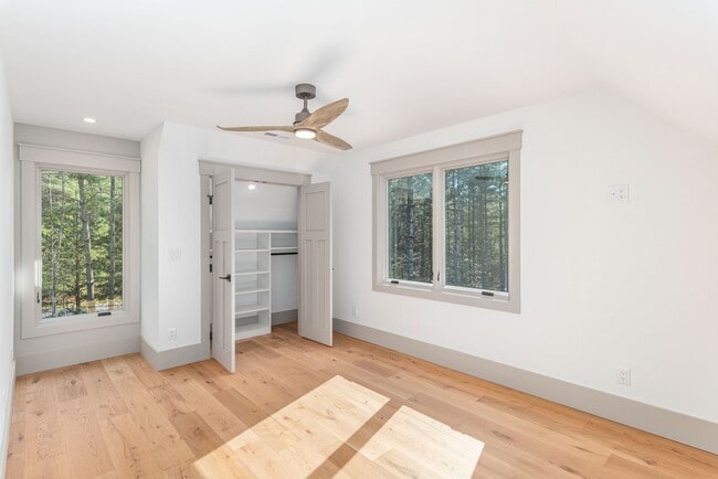 Building Photo - Stunning House w/ Amenities to Camp Lake J...