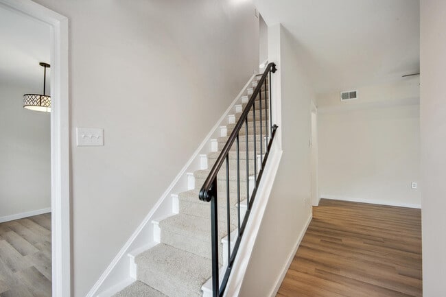 Building Photo - 4634 Conwell Dr