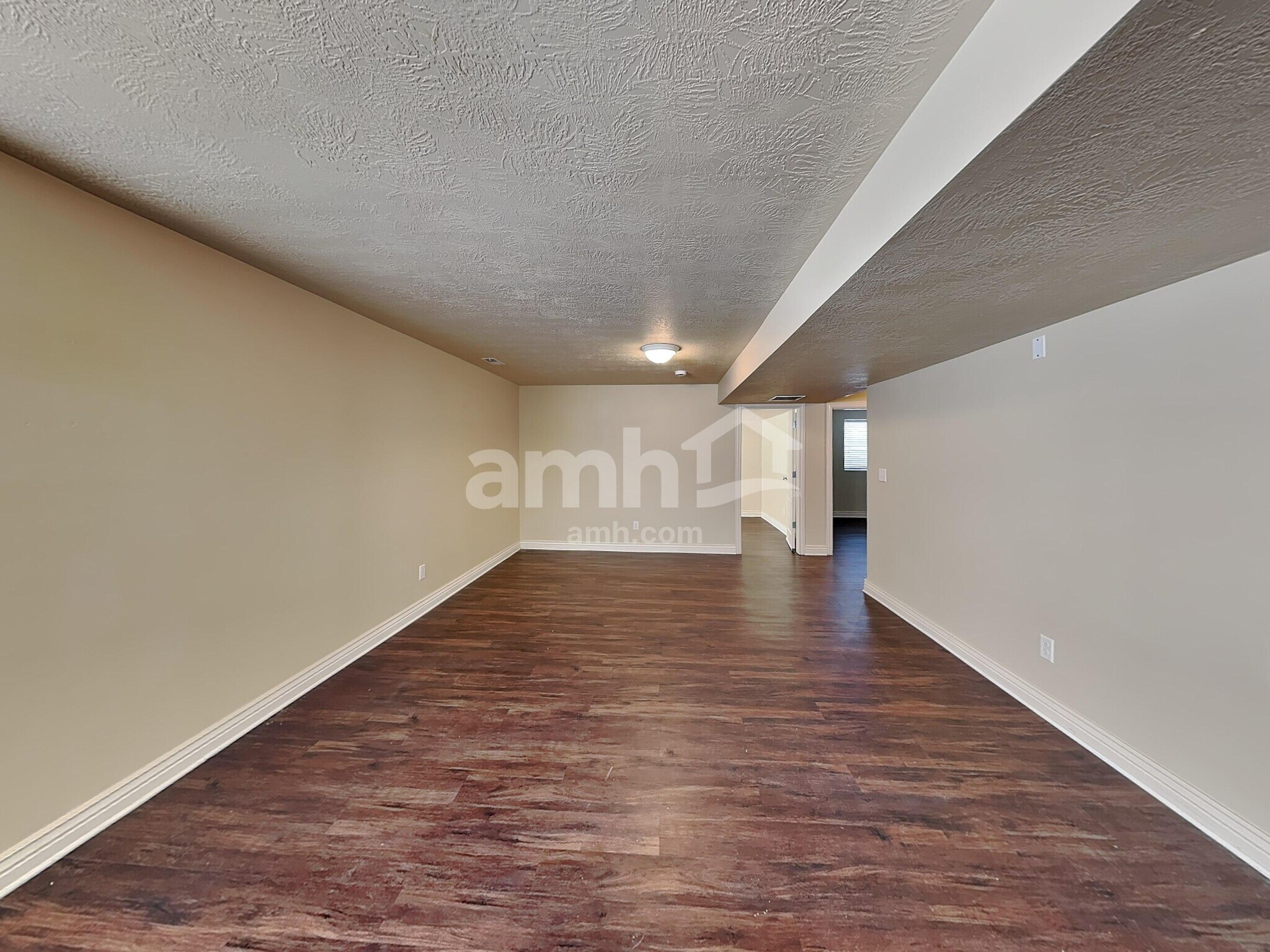 Building Photo - 856 E 2150 S