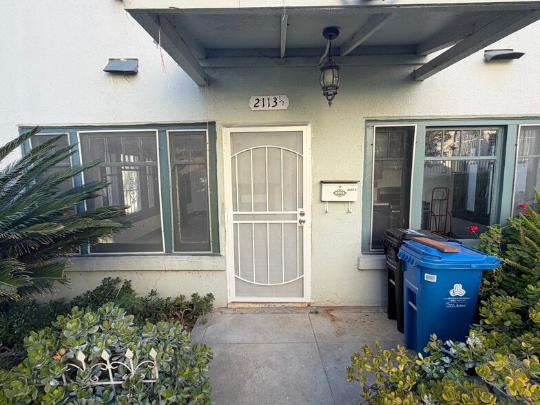 Building Photo - 2113 1/2 Aaron St