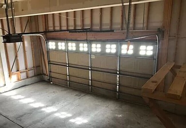 Building Photo - Beautiful 3 bed, 3 bath in D49