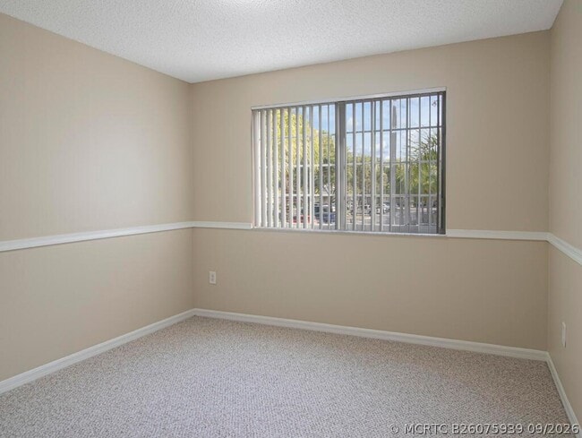 Building Photo - 100 Crestwood Ct N