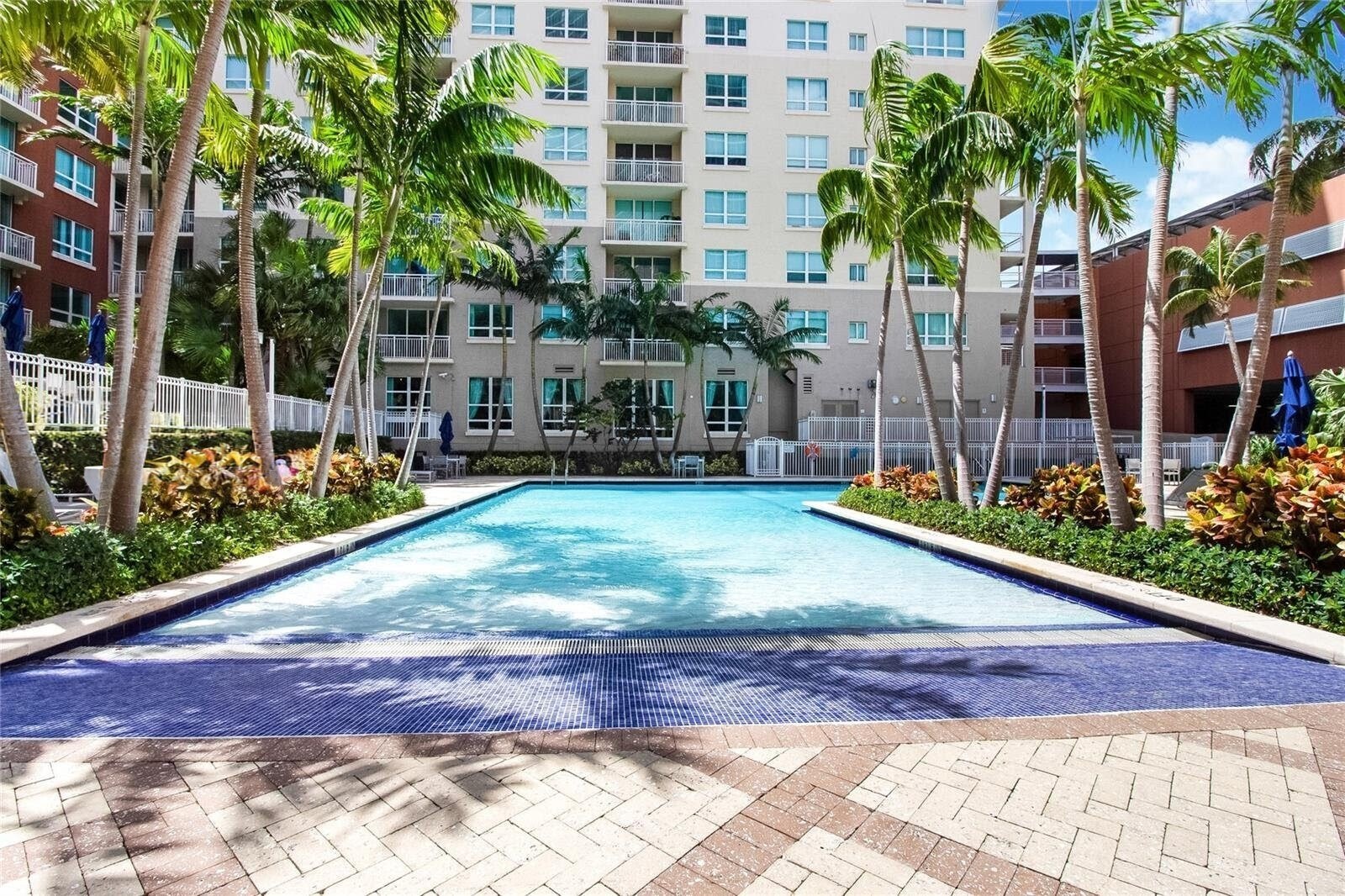 Building Photo - 2001 Biscayne Blvd