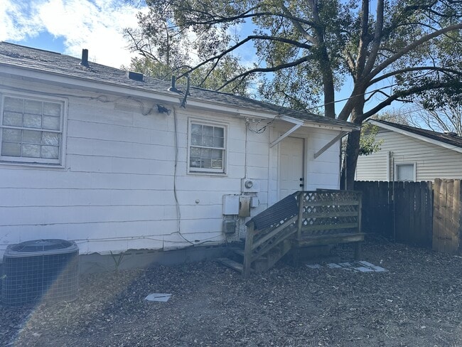 Building Photo - 1804 Screven Pl