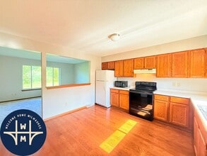 Building Photo - W163N11528 Windsor Ct