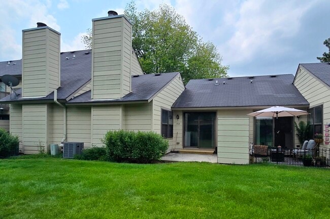 Building Photo - 703 Colby Ct