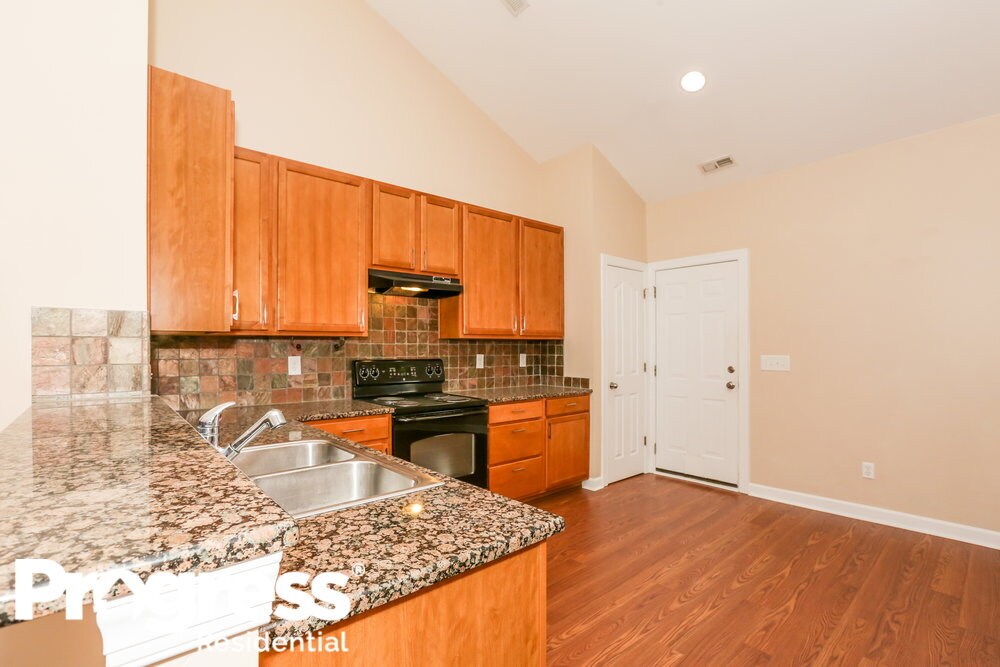 Building Photo - 2885 Island Point Dr NW