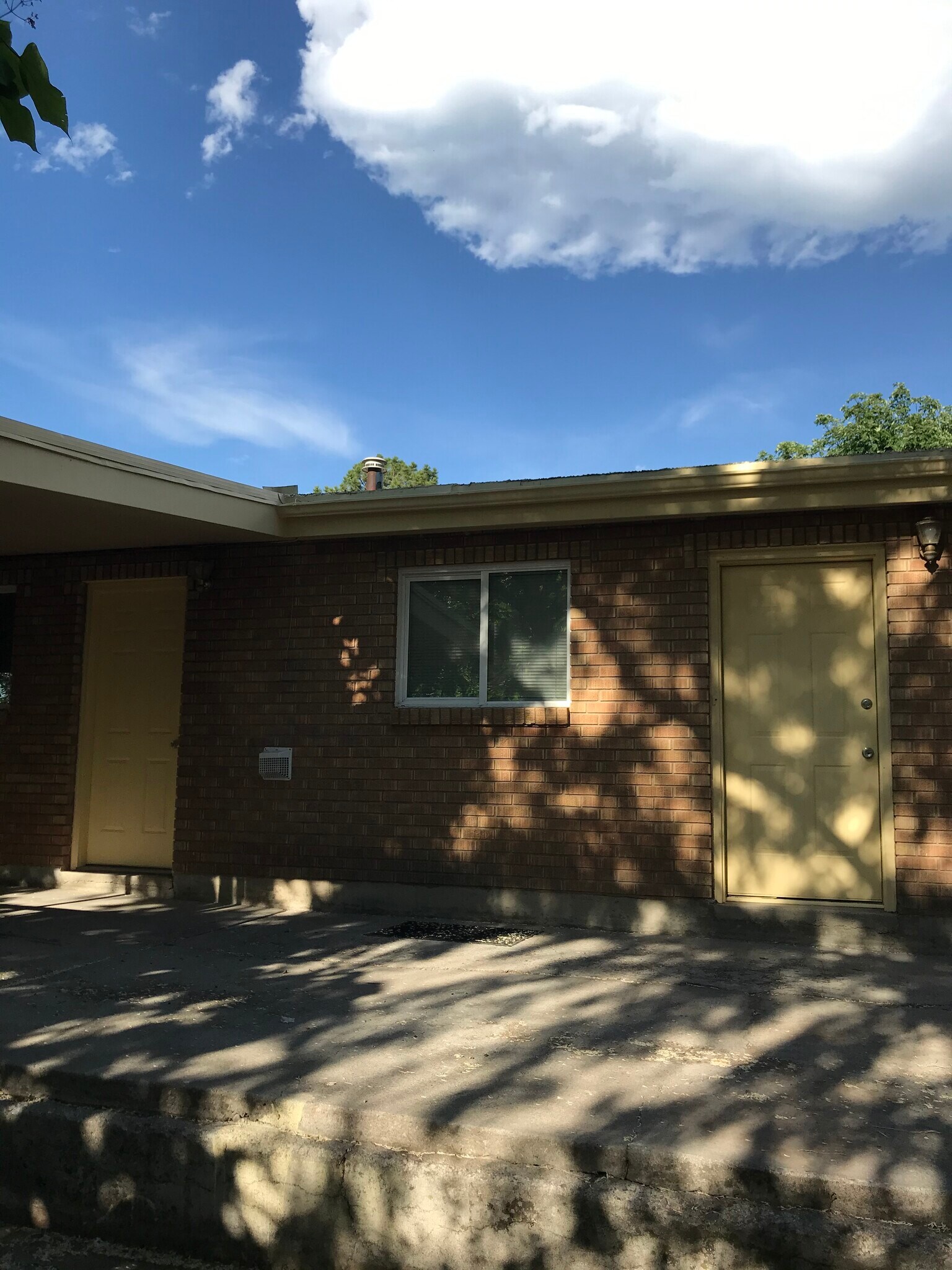 Building Photo - 181 Chase St