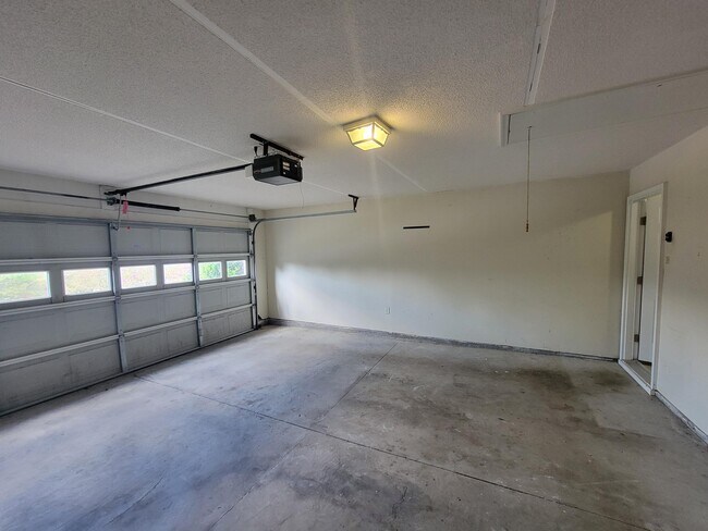Building Photo - 554 Jackson St