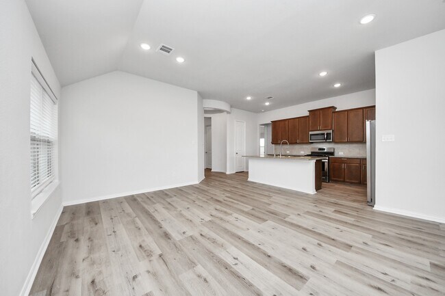 Building Photo - 165 Sunray Creek Dr