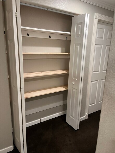 Building Photo - 405 S 8th St