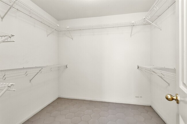 Building Photo - 5201 Penny Rd