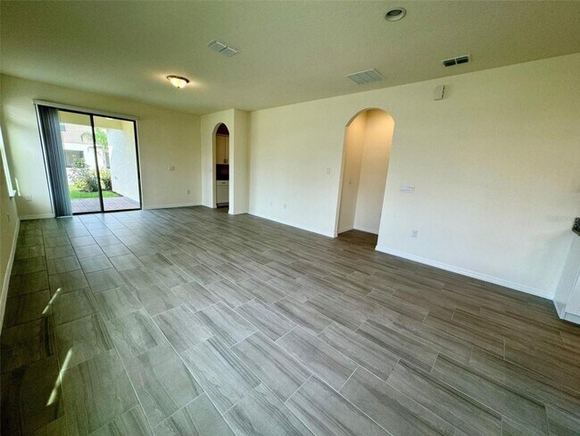 Building Photo - 16085 Scarpetta St