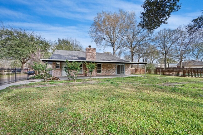 Building Photo - 23864 White Oak Ct