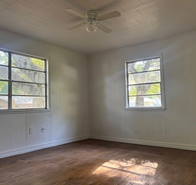 Building Photo - 531 Pecan St