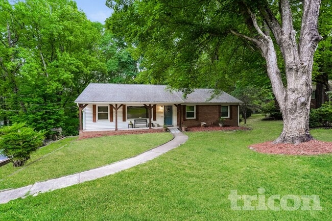 Building Photo - 1645 Ginger Dr