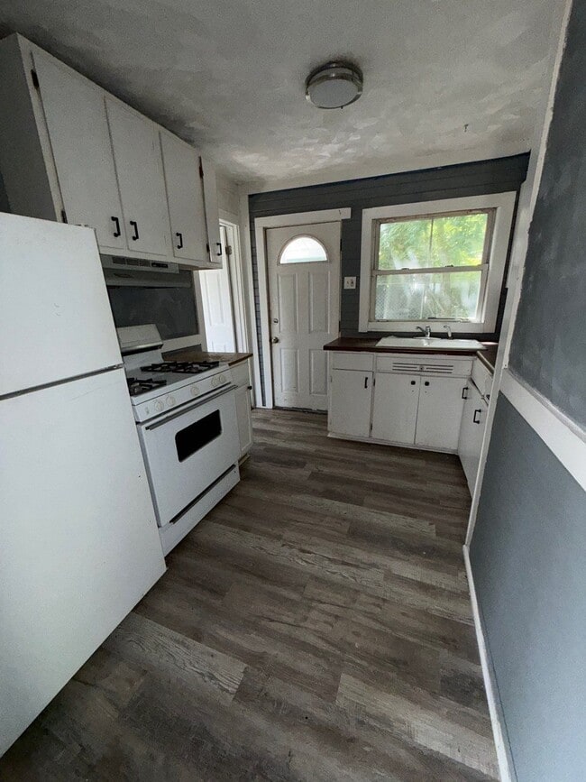 Building Photo - 202 Garver Ave