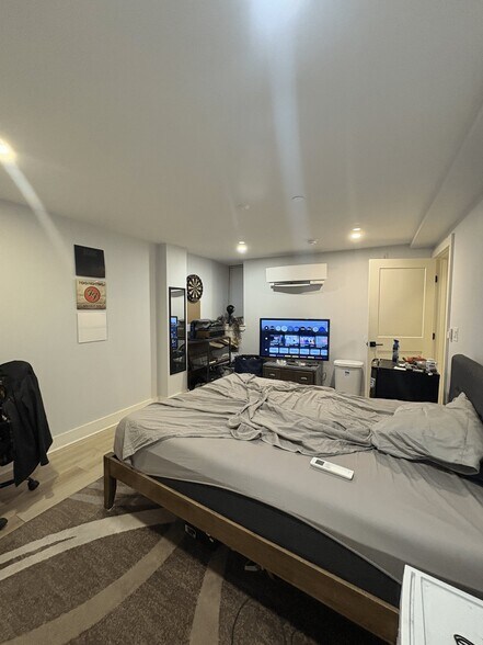 Building Photo - 3439 Lancaster Ave